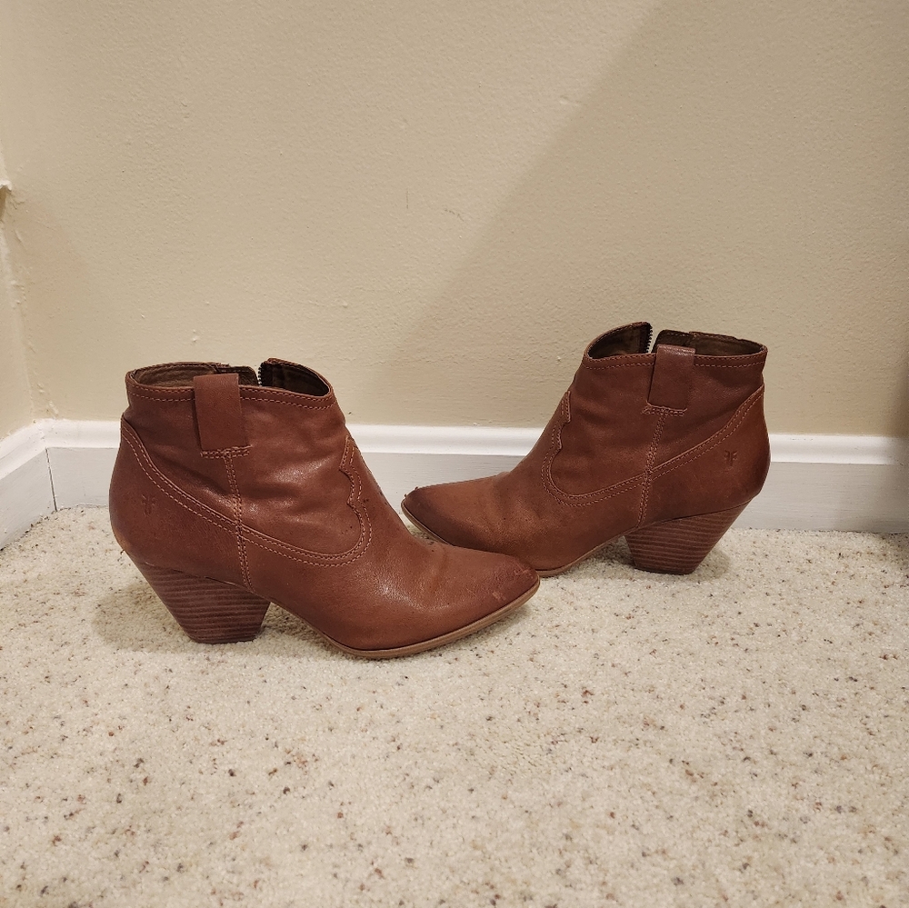 Frye, size 8, cognac